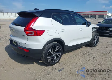 2022 Volvo Xc40 T5 R-Design from USA, damaged, VIN YV4162UM6N2752581